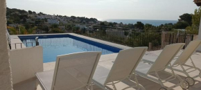 Meerblick Villa mit Terrasse, Pool und kostenlosen WLAN neu renoviert